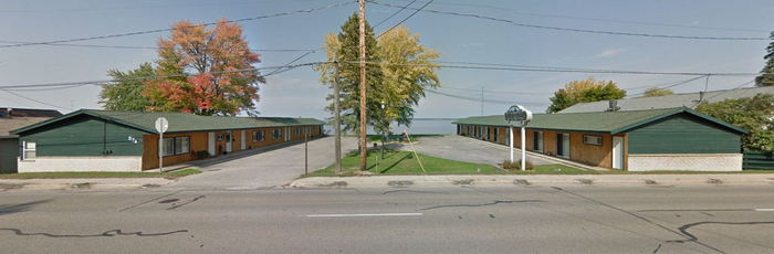 Reflections on the Lake (Gas Lite Manor) - From Web Listing